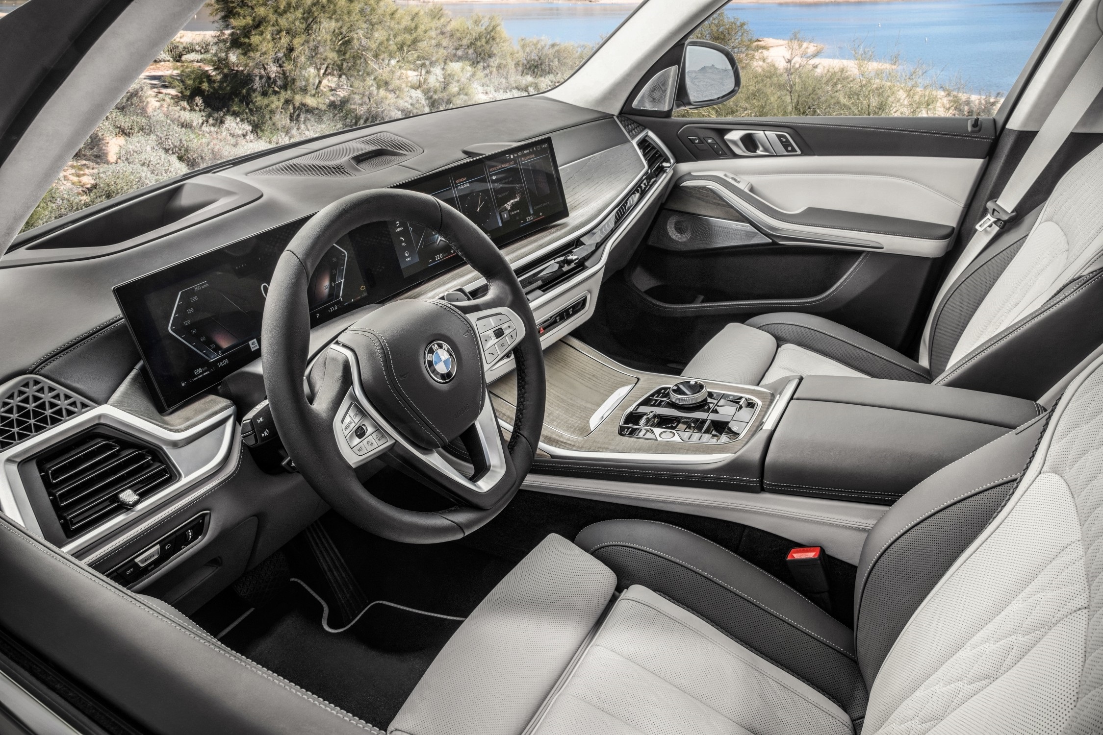 新型BMW X7のインテリア